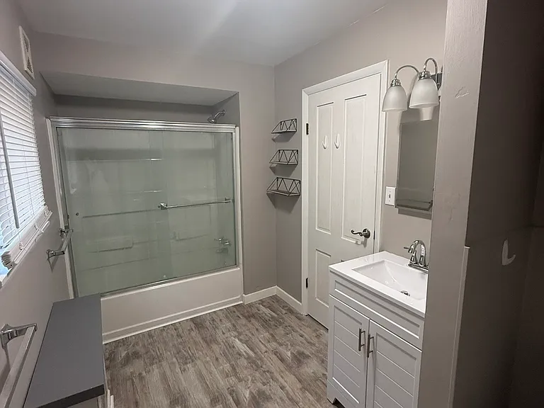 303 S Elmer Ave — Photo 5