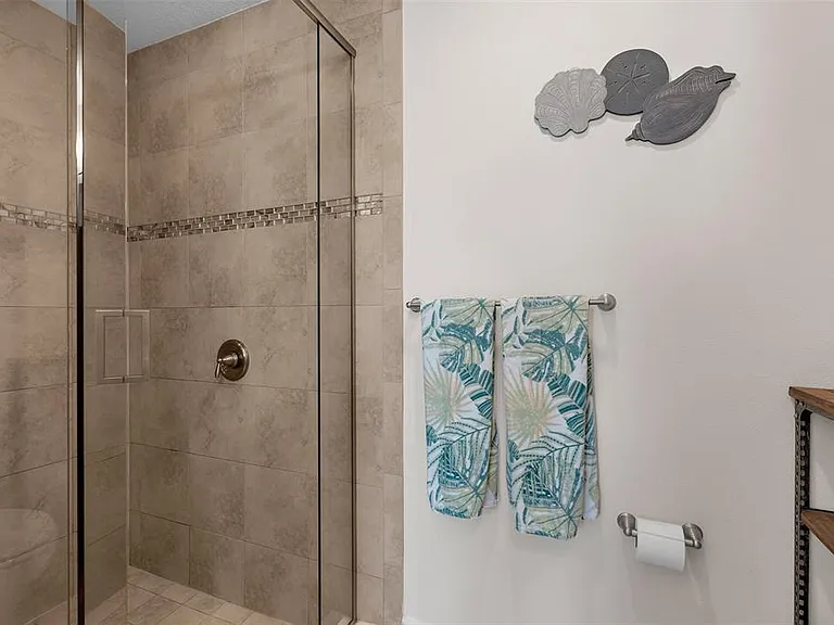 395 Aruba Cir #401 — Photo 24