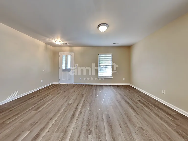 5034 Ballantine Dr — Photo 5