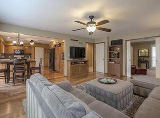 8534 Hallet St, Lenexa, KS 66215