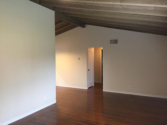 5th image of 415-417 N Delaware St