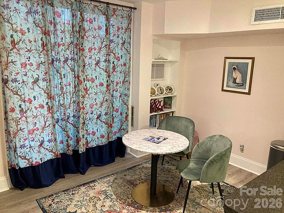 4th image of 400 Queens Rd APT E5