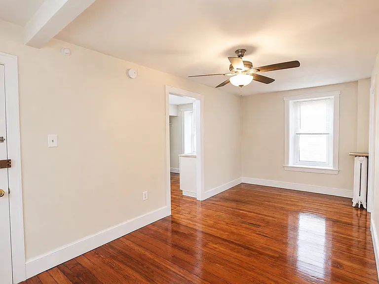 102 E Mount Airy Ave — Photo 6