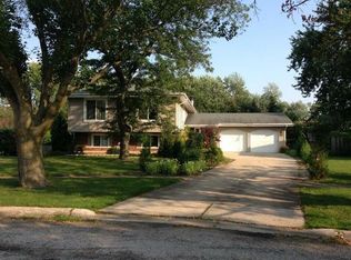 1015 Lancaster Ct, Hoffman Estates, IL 60169