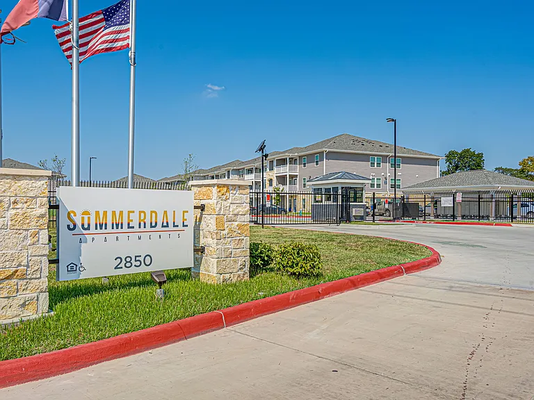 Summerdale Apartments — Photo 9