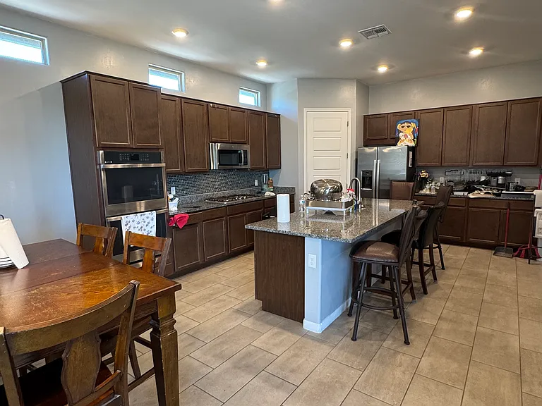 12445 N Appling Ave — Photo 5