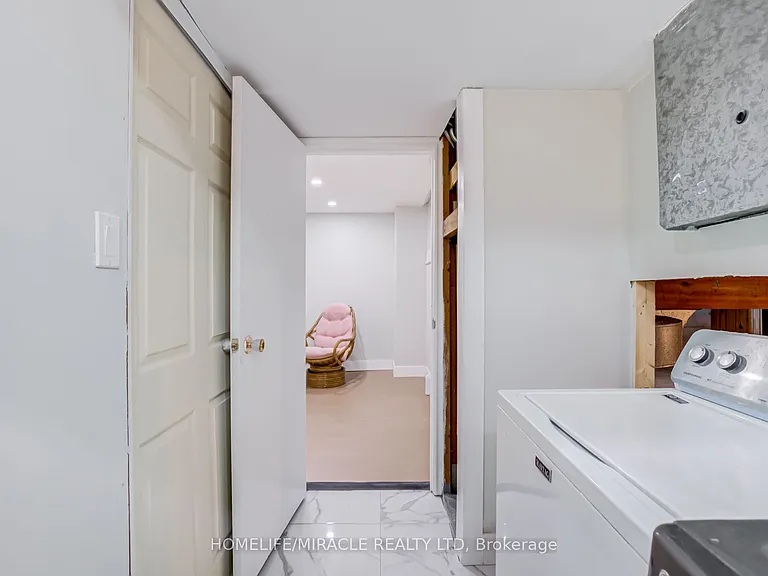 122 Ormond Dr — Photo 41