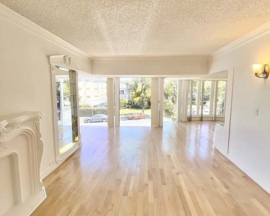 5th image of 485 S Roxbury Dr #485