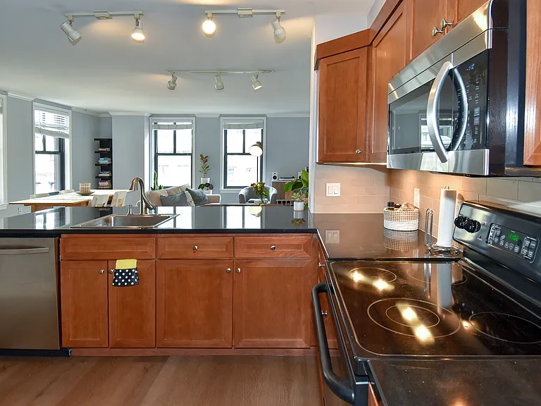 616 E St NW #619 — Photo 12