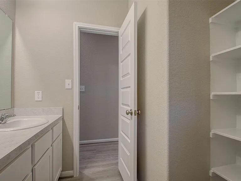 8418 Beacon Bay Cir — Photo 28