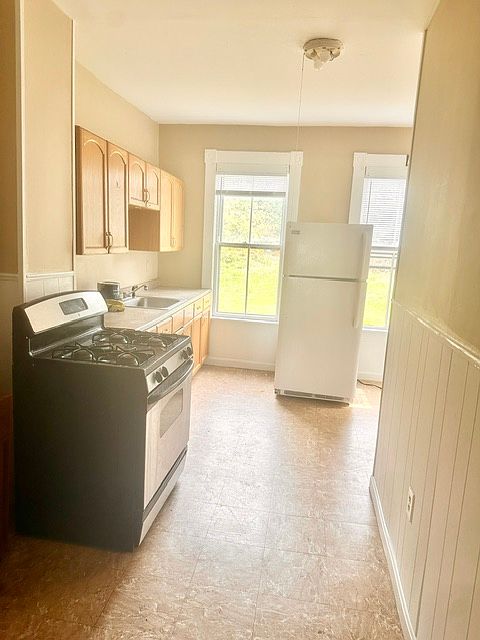 1st image of 17 Wachusett St #17
