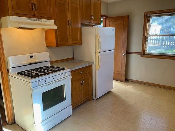 3rd image of 3722 Sheridan Ave N