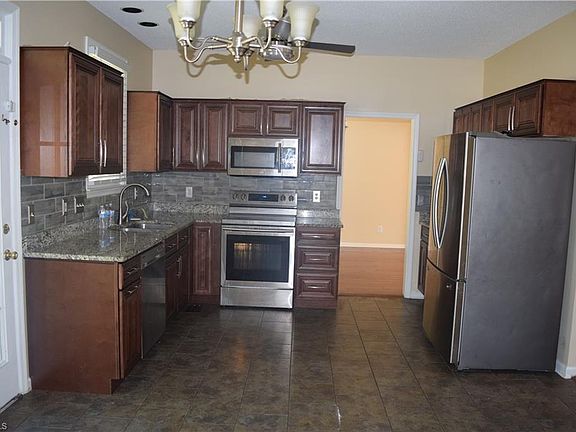 3rd image of 3006 Southhampton Dr #1