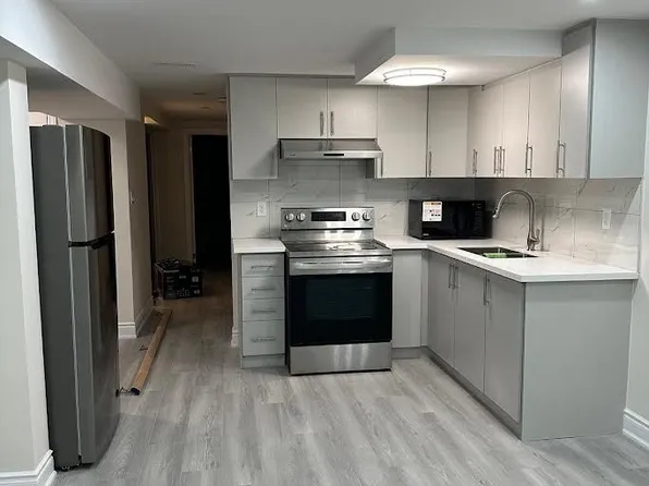 27 Brookdale Cres W #Basement, Brampton, ON L6T 1M8