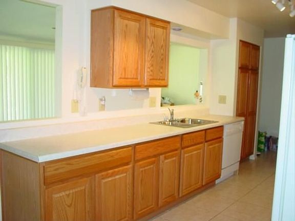 3rd image of 10217 W Prairie Hills Cir