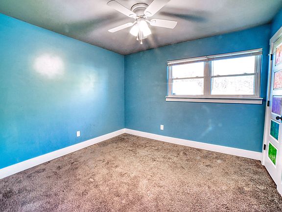 4th image of 408 Marion Ln