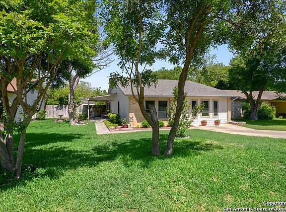 2nd image of 822 Big Sky Dr