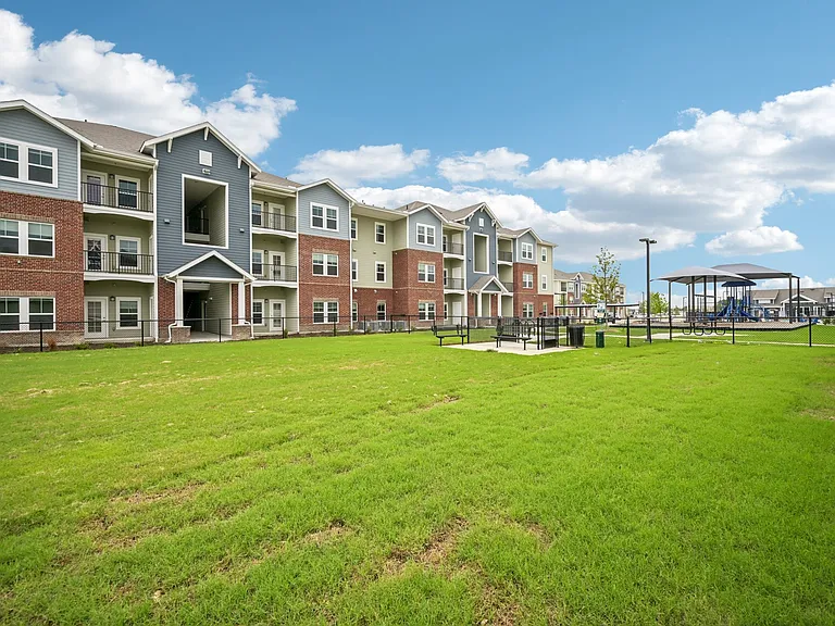 Mill Stream Apartments — Photo 28