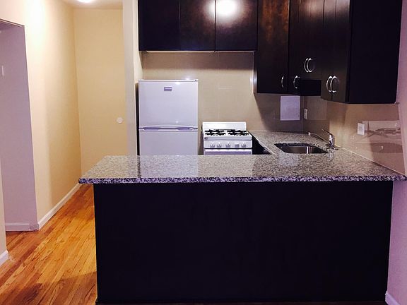 2nd image of 1025 W Hollywood Ave APT 320
