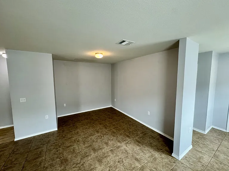 5816 Knoll Pines Pass — Photo 3