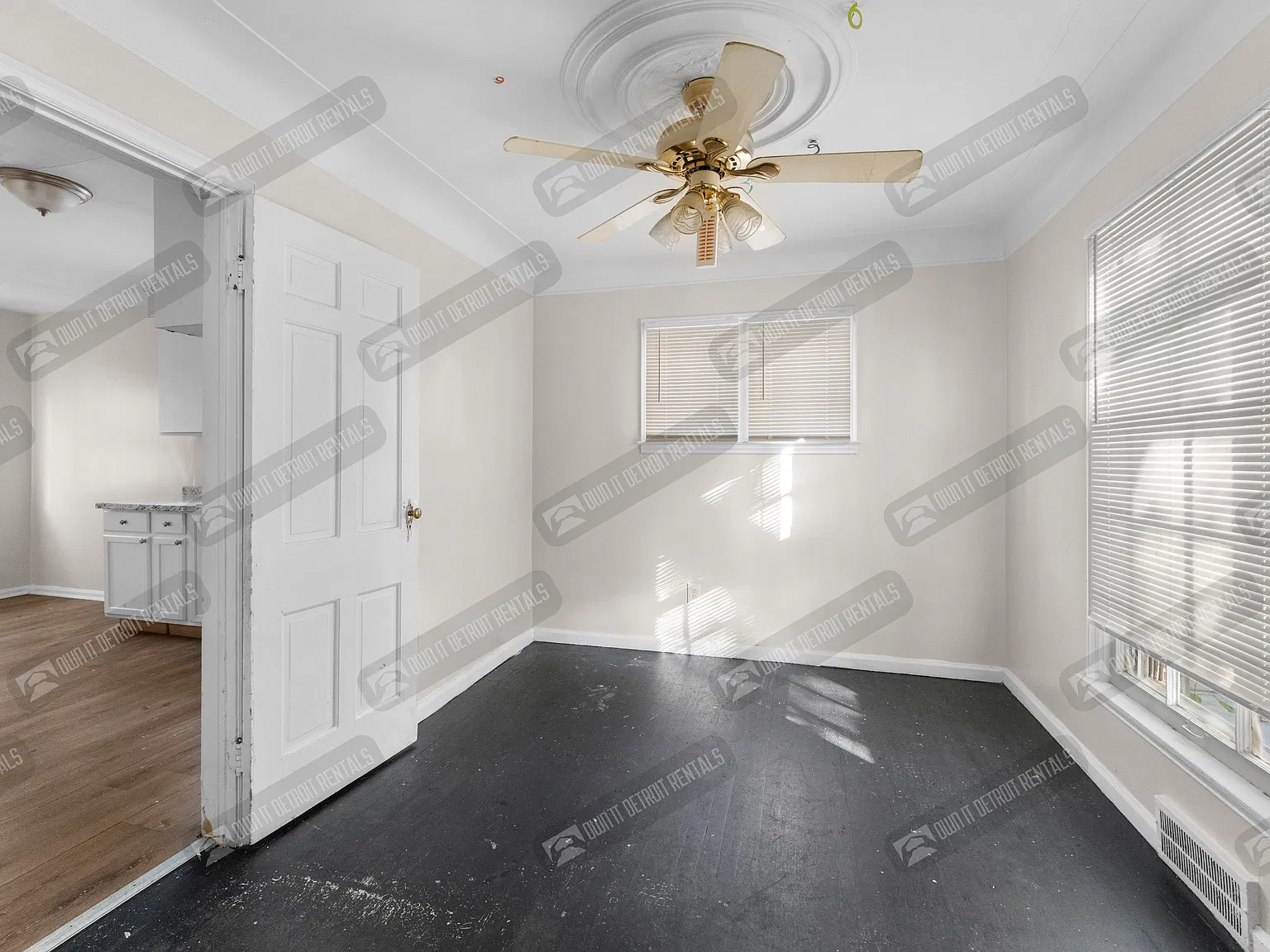 House- Colonial — Photo 3