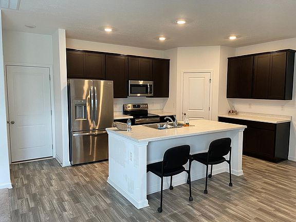 5th image of 3157 Sardonyx St