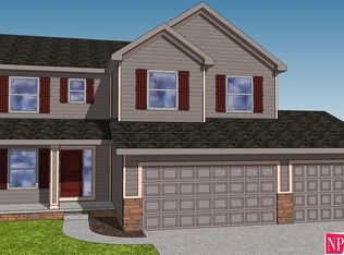 18408 Hampton Dr, Omaha, NE 68136