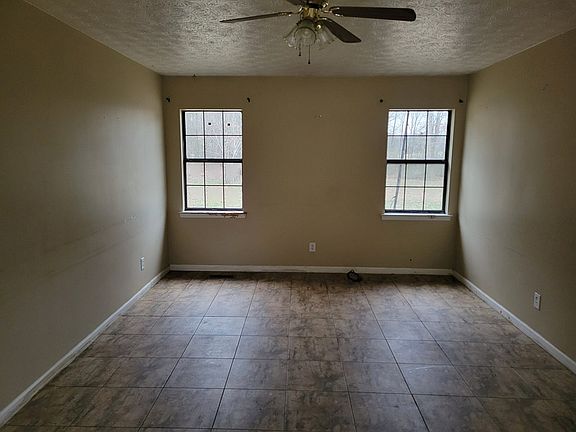 2nd image of 314 Patricia Ln NE