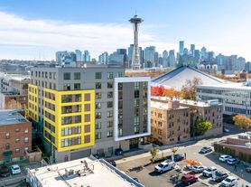 Niwa Apartments | Modern City Living in Lower Queen Anne | 1 Month Free or More!