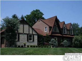 16 Whiteacre Blvd, Red Bank, NJ 07701