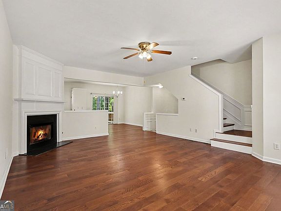 4th image of 4001 Howell Park Rd