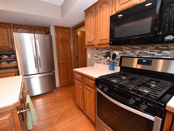 5th image of 4896 Applecross Dr