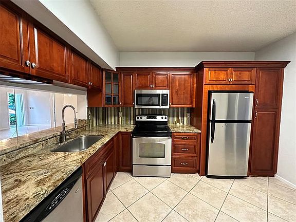 4th image of 9821 NW 56th Pl