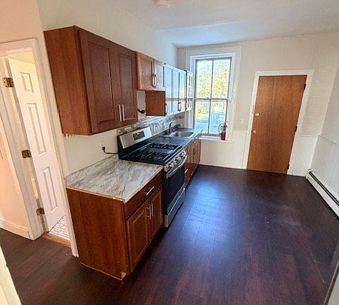 4th image of 5 Frederick St APT D1