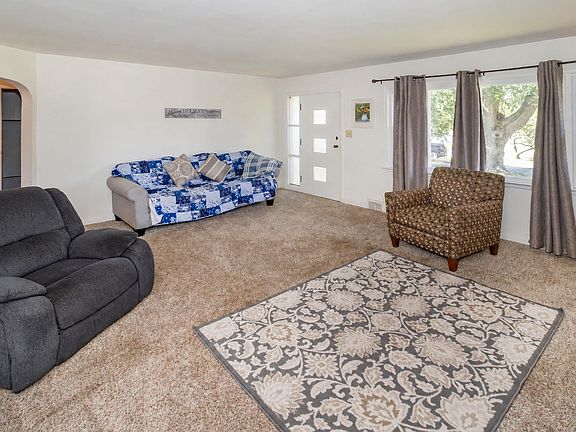 5th image of 5566 Martin Rd