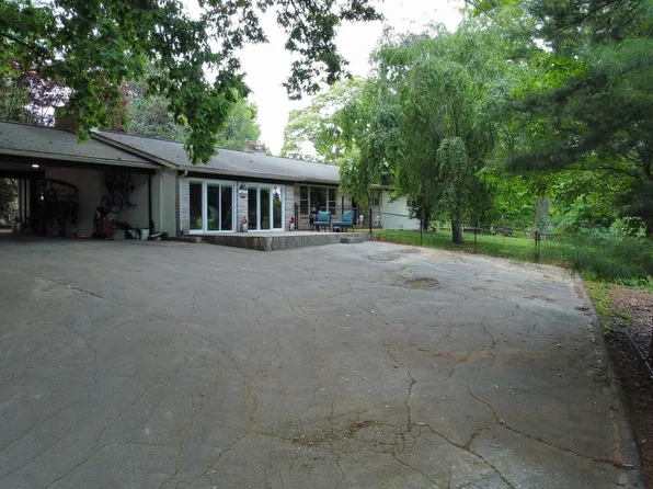 180 Orchard Ln, Tazewell, TN 37879