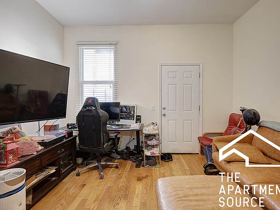 4th image of 2517 N Ashland Ave #1R
