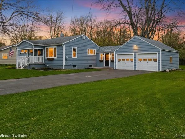16 Homestead Rd E, Clinton, NY 13323