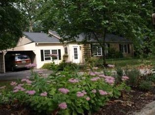 4 Oak Hill Cir, Malvern, PA 19355