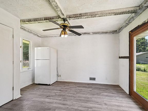 5th image of 8705 Fremont Ave S