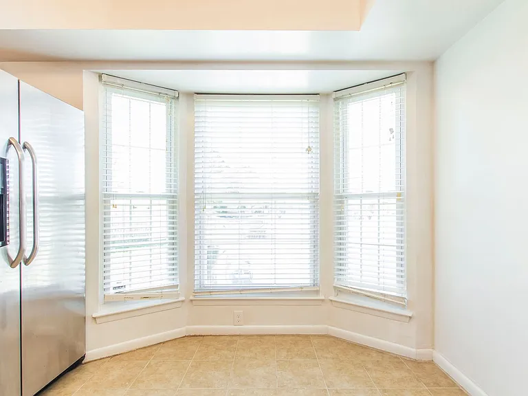 640 Counselor Sq — Photo 8