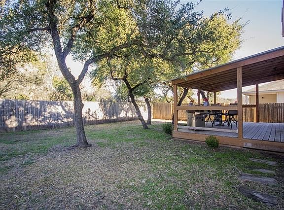 4th image of 905 Sweet Gum Dr