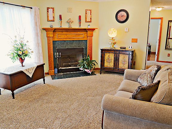 4th image of 70 Jemma Dr