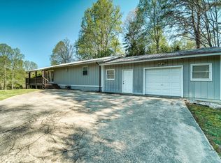 8609 Gum Log Rd, Young Harris, GA 30582