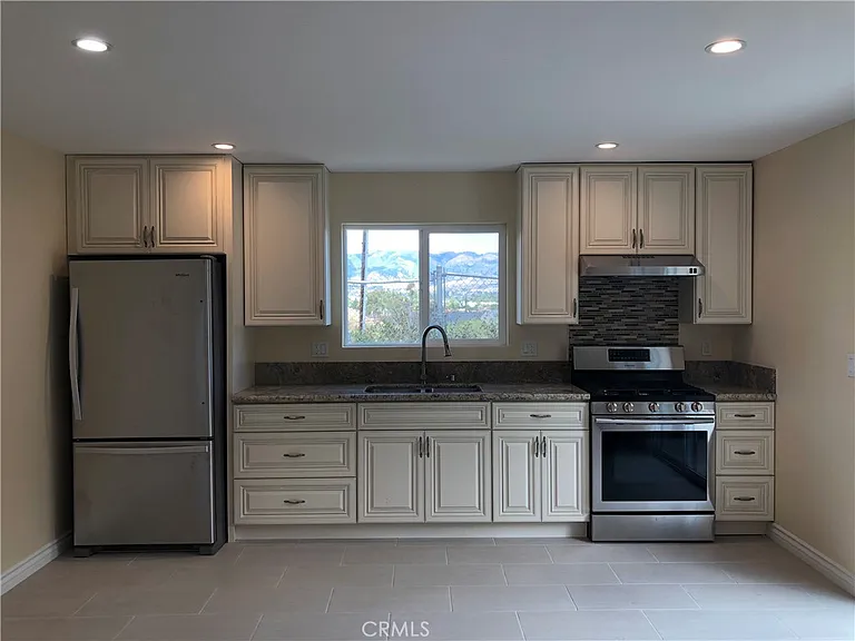 9019 Farralone Ave — Photo 4