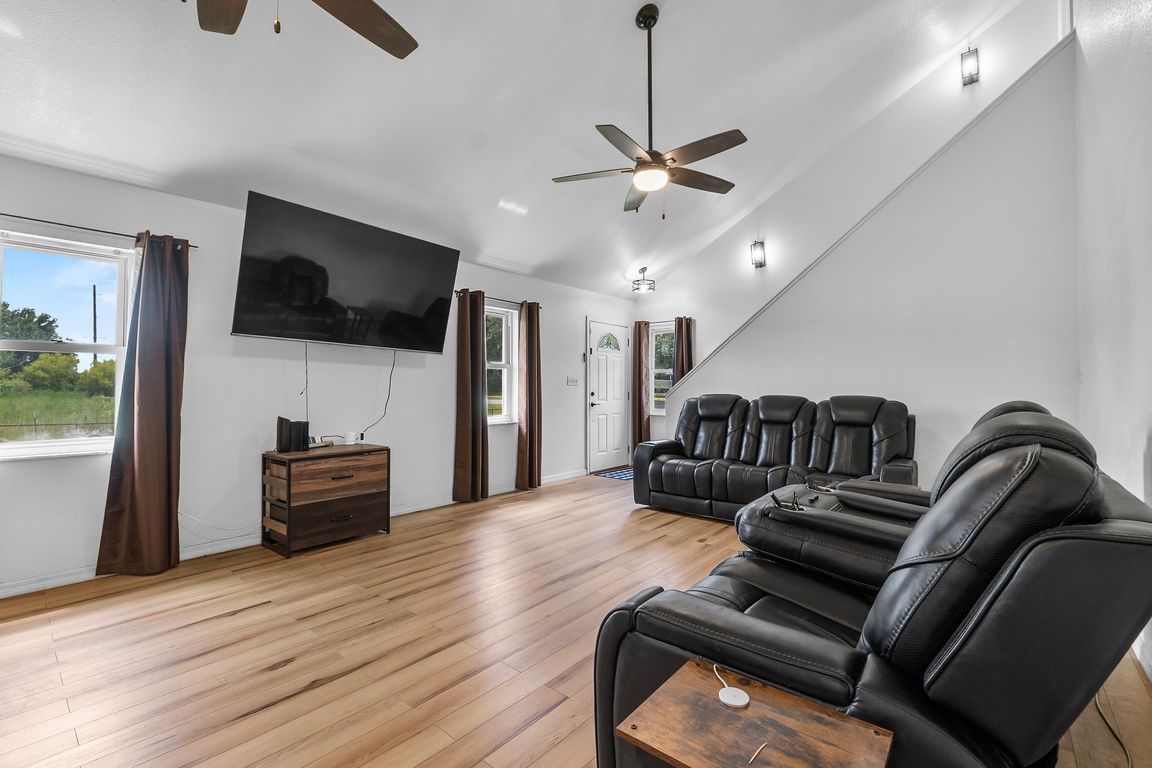 next background image