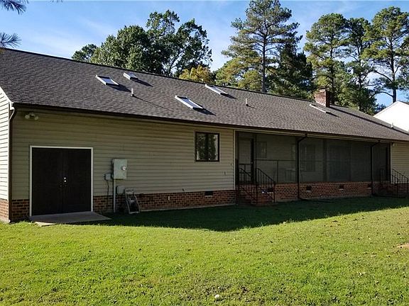 3rd image of 8303 Wallingford Ln