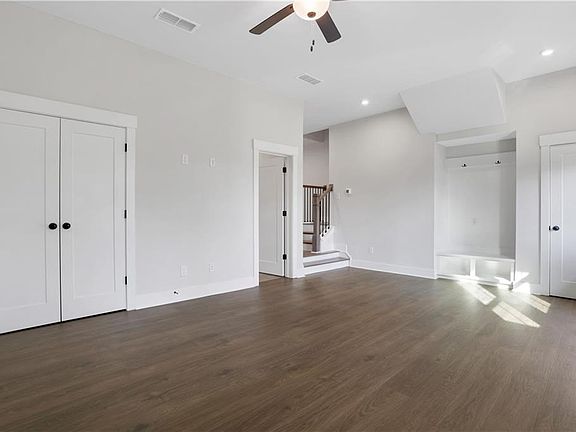 3rd image of 121 Bridgecrest Rd #26