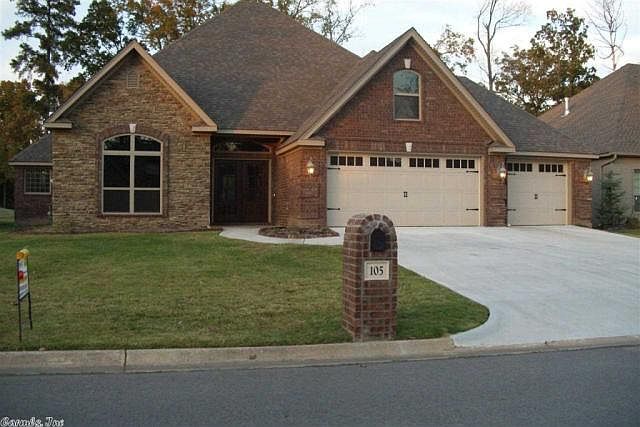 1st image of 105 Marseille Dr