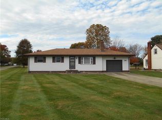 205 N Lynnwood Dr, Magnolia, OH 44643